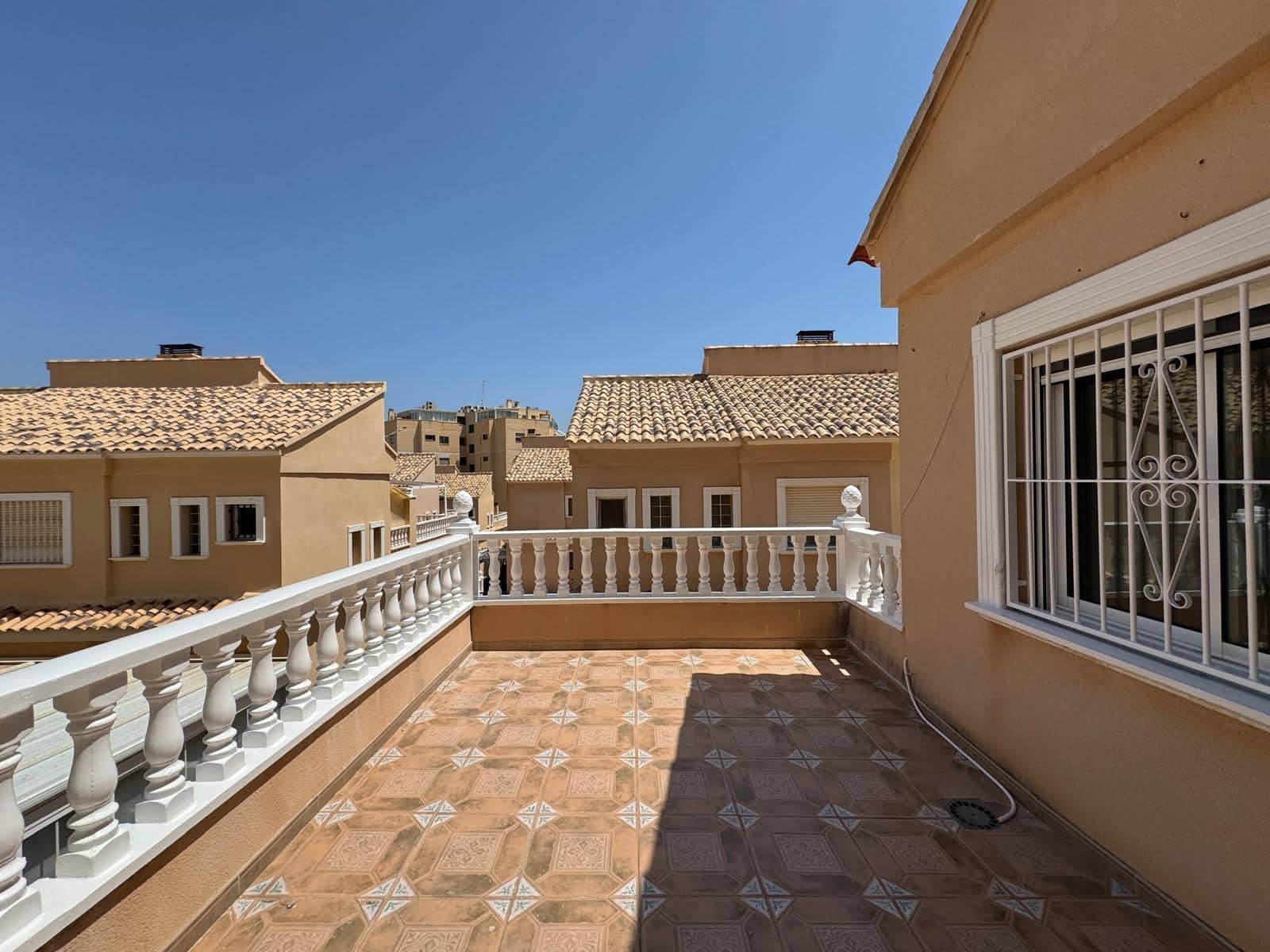 3 sypialnia Dom szeregowy na sprzedaż w Guardamar del Segura z basenem - 283 500 € (Ref: 9169510)