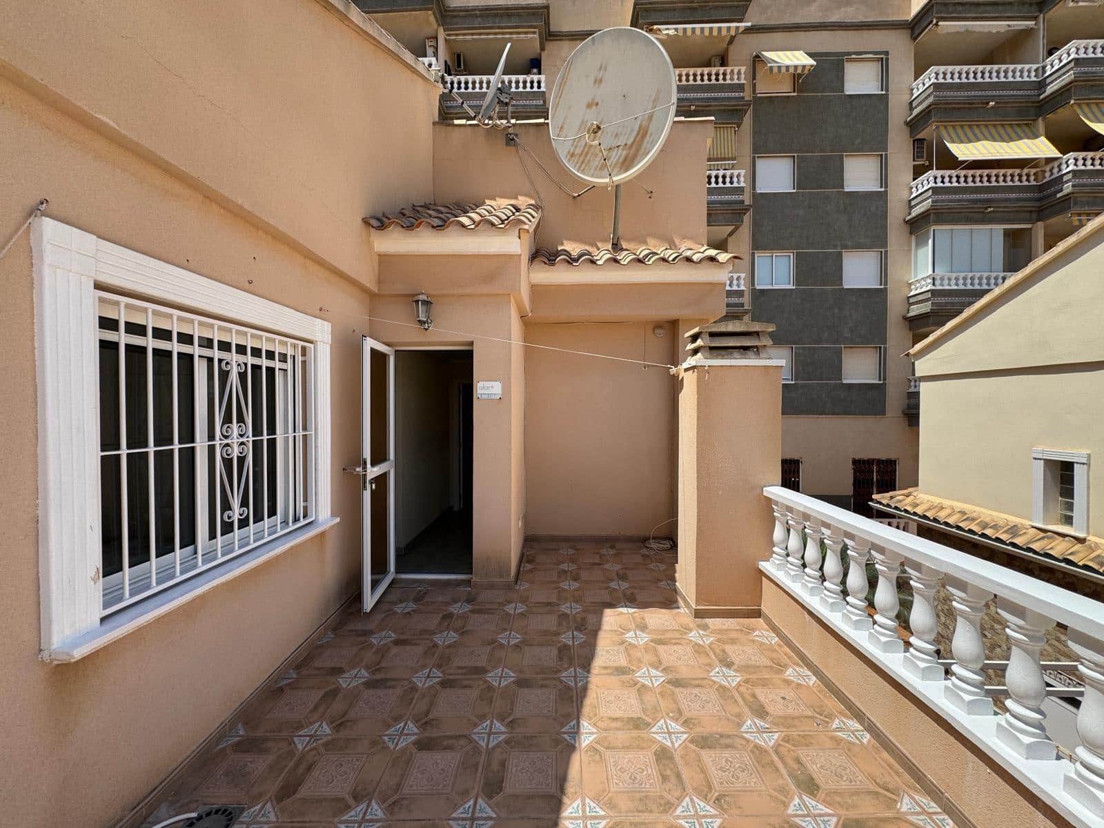 3 sypialnia Dom szeregowy na sprzedaż w Guardamar del Segura z basenem - 283 500 € (Ref: 9169510)