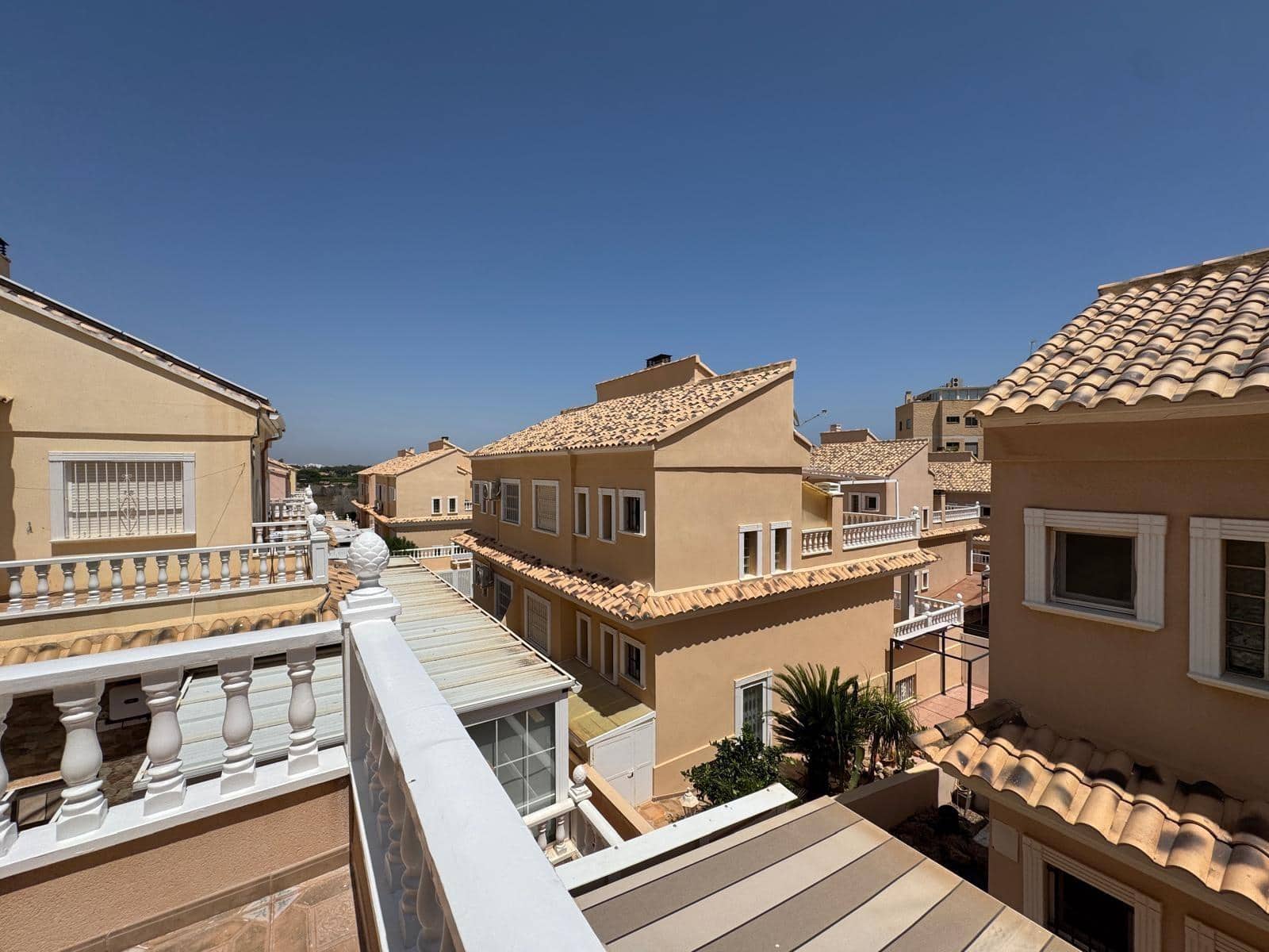 3 sypialnia Dom szeregowy na sprzedaż w Guardamar del Segura z basenem - 283 500 € (Ref: 9169510)