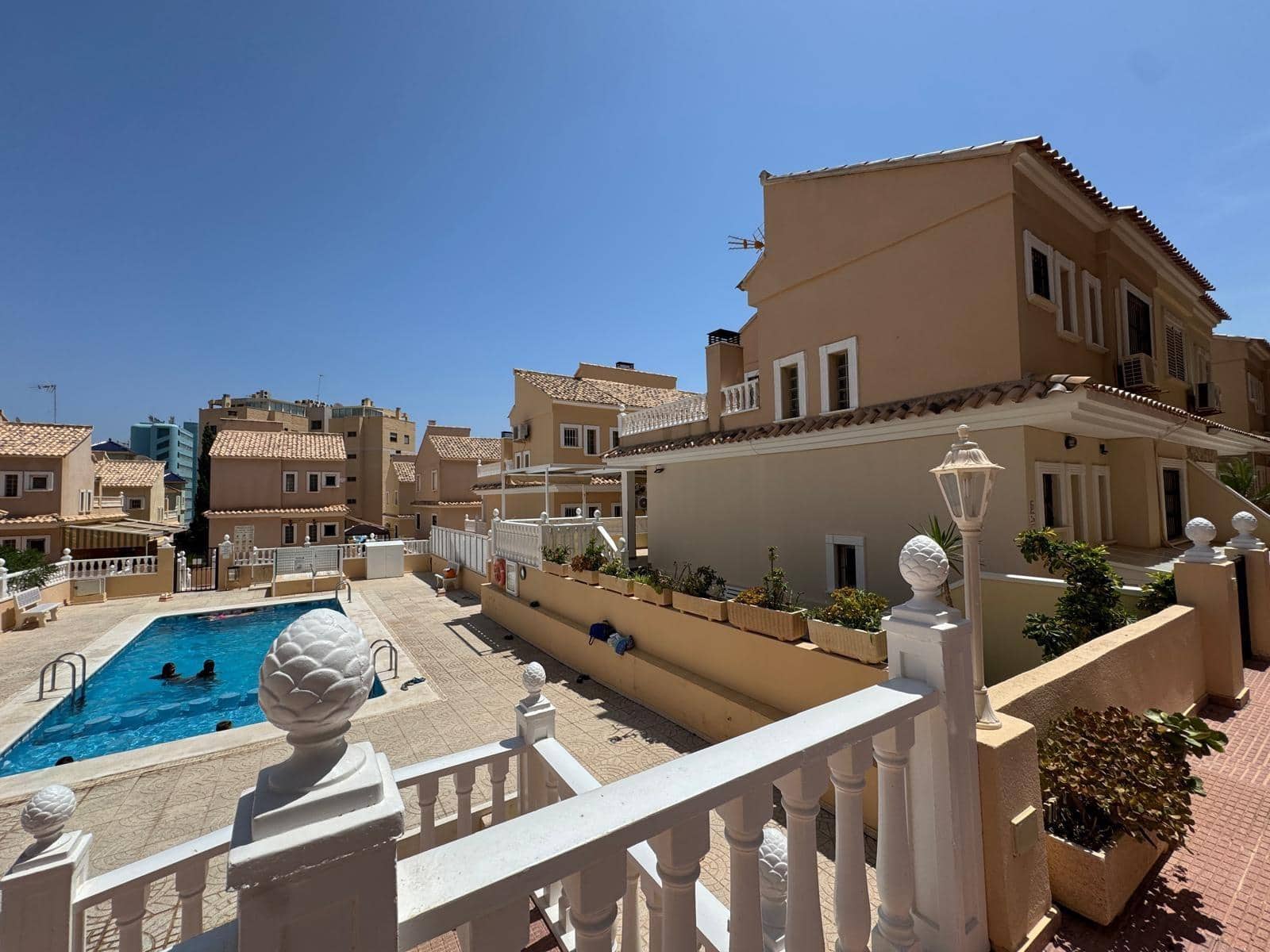 3 sypialnia Dom szeregowy na sprzedaż w Guardamar del Segura z basenem - 283 500 € (Ref: 9169510)