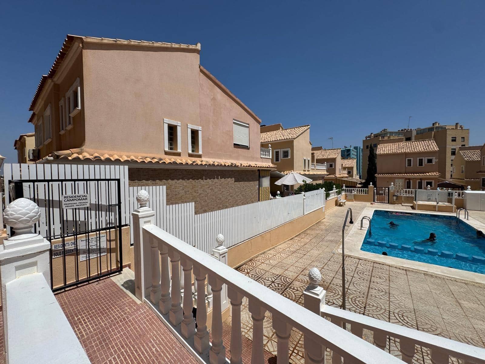 3 sypialnia Dom szeregowy na sprzedaż w Guardamar del Segura z basenem - 283 500 € (Ref: 9169510)