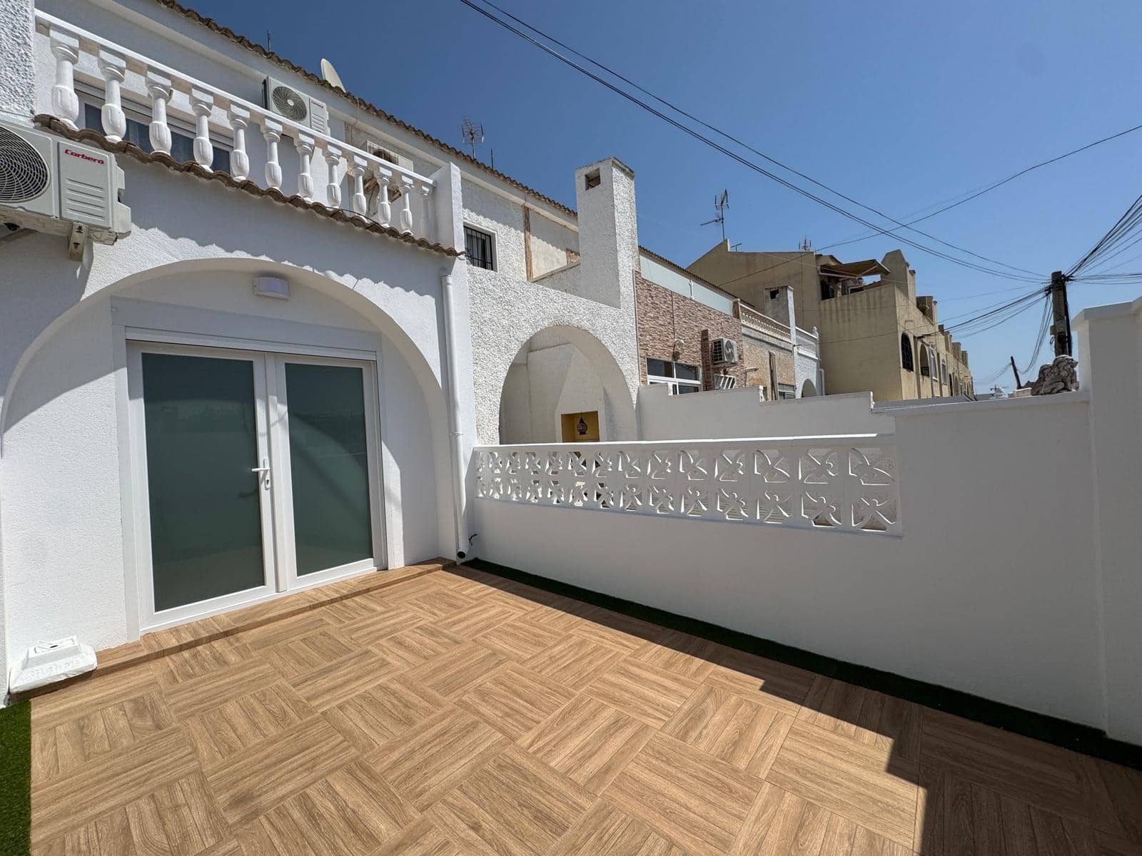 3 soverom Rekkehus til salgs i Torrevieja med svømmebasseng - € 249 900 (Ref: 9169511)