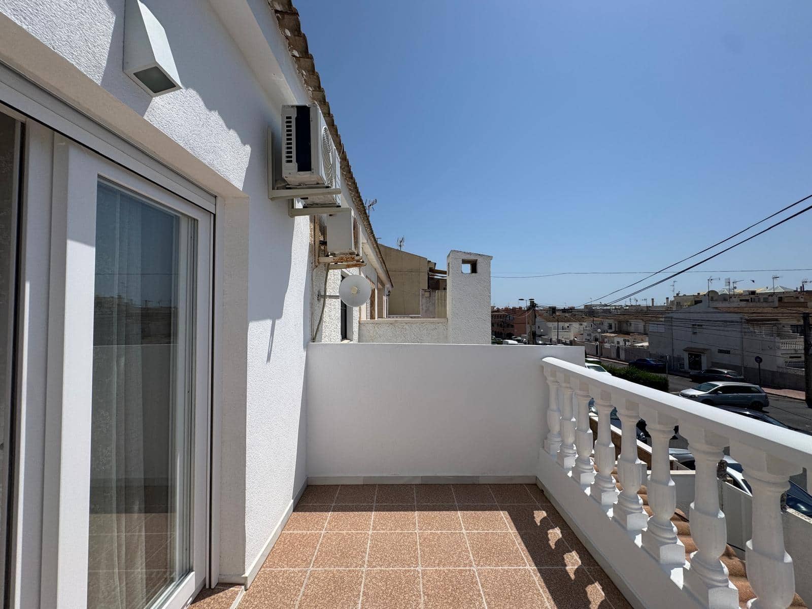 3 soverom Rekkehus til salgs i Torrevieja med svømmebasseng - € 249 900 (Ref: 9169511)