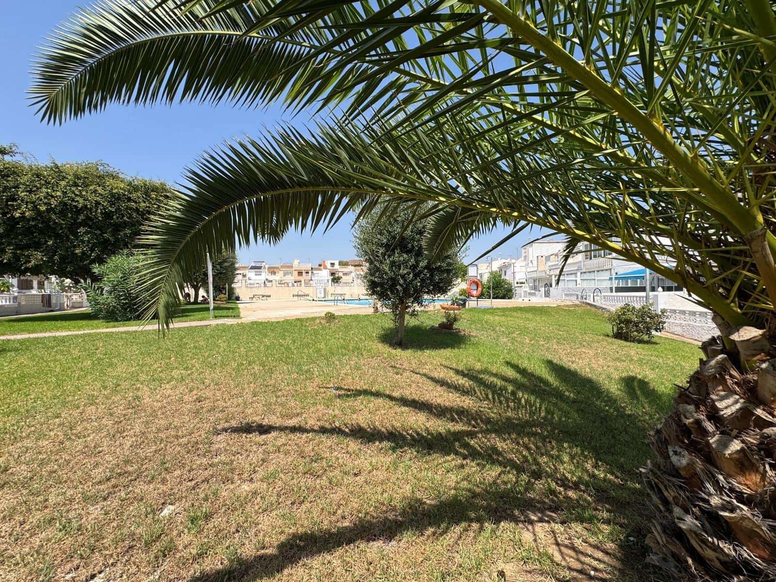 3 soverom Rekkehus til salgs i Torrevieja med svømmebasseng - € 249 900 (Ref: 9169511)