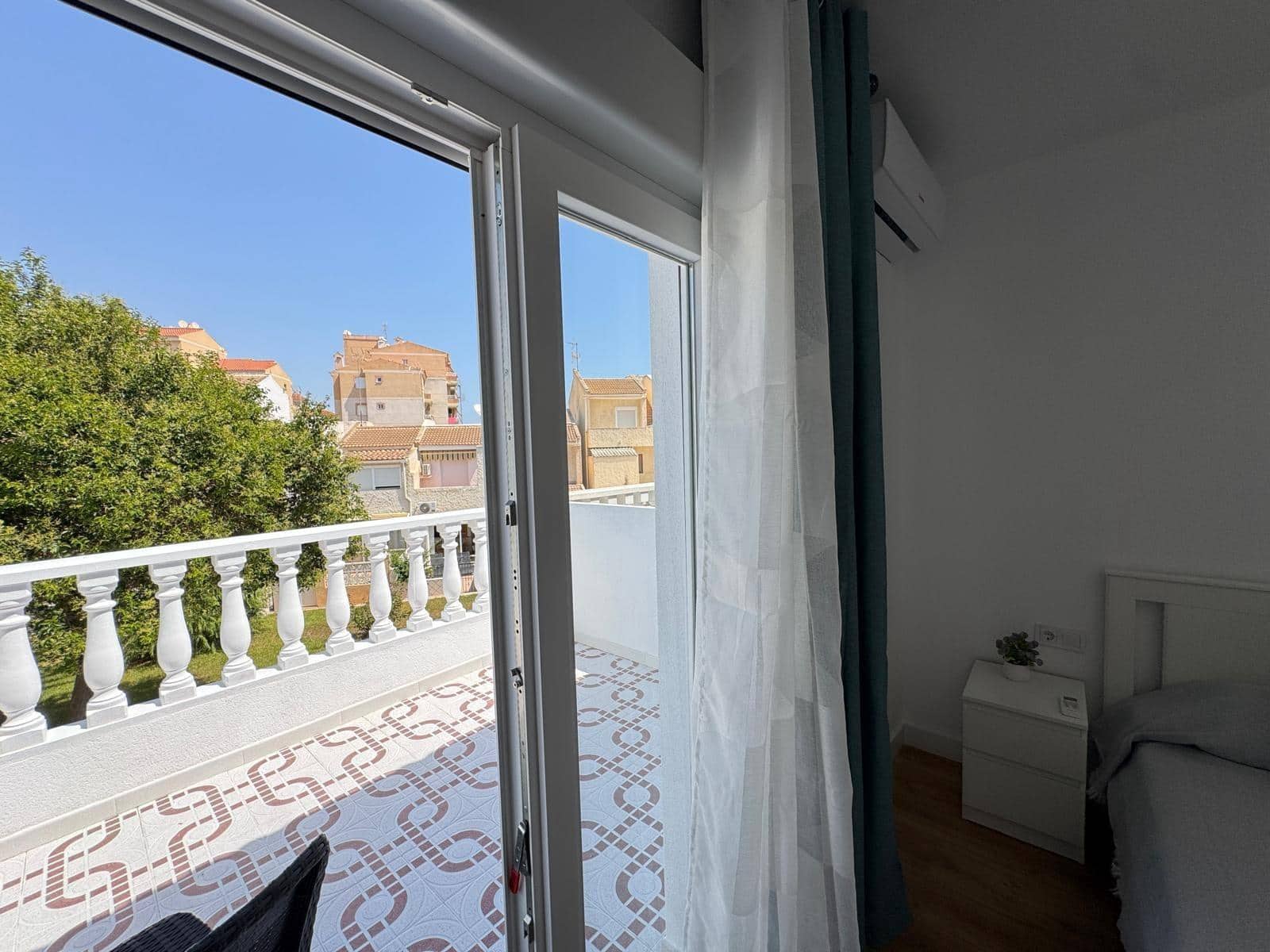 3 soverom Rekkehus til salgs i Torrevieja med svømmebasseng - € 249 900 (Ref: 9169511)