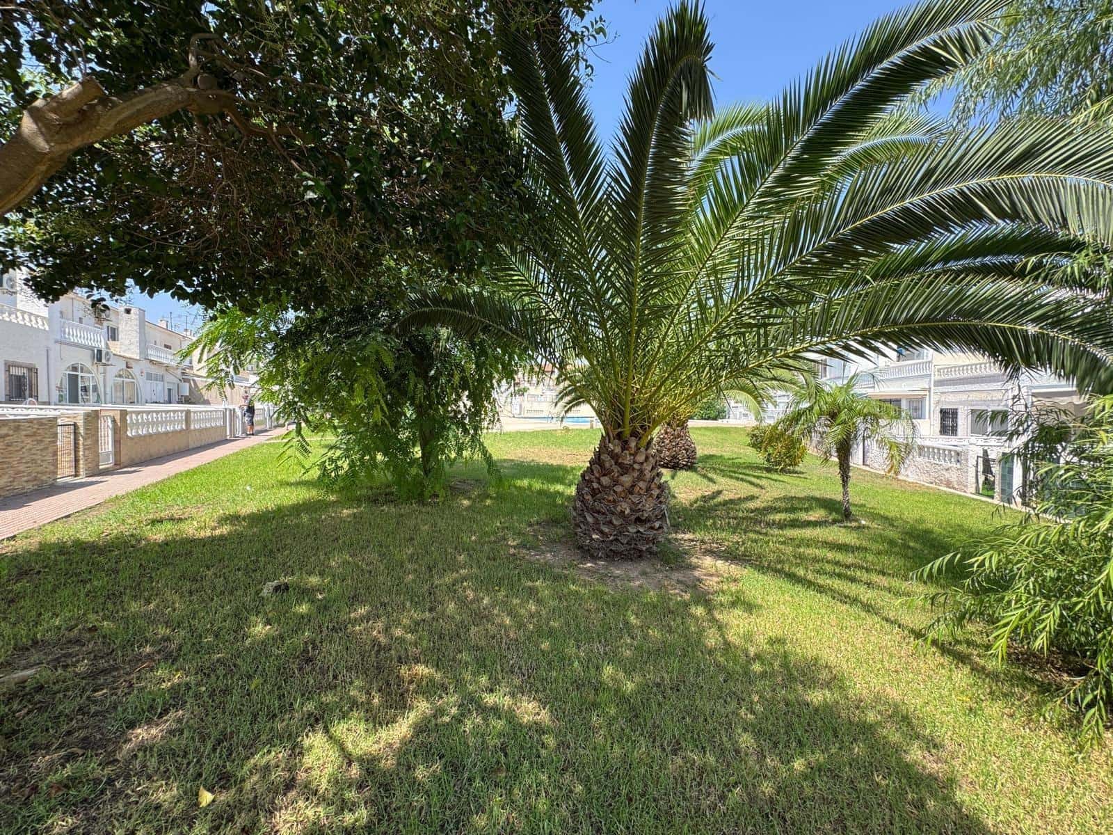 3 soverom Rekkehus til salgs i Torrevieja med svømmebasseng - € 249 900 (Ref: 9169511)