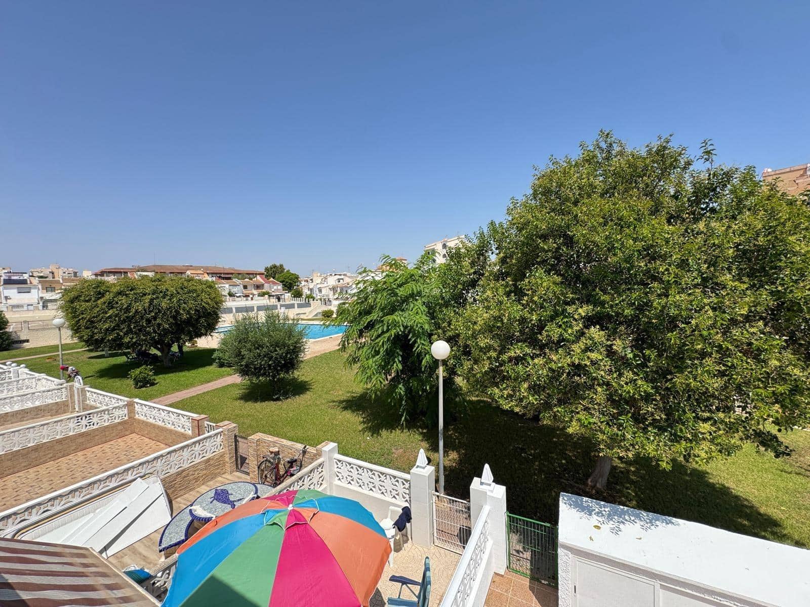 3 soverom Rekkehus til salgs i Torrevieja med svømmebasseng - € 249 900 (Ref: 9169511)