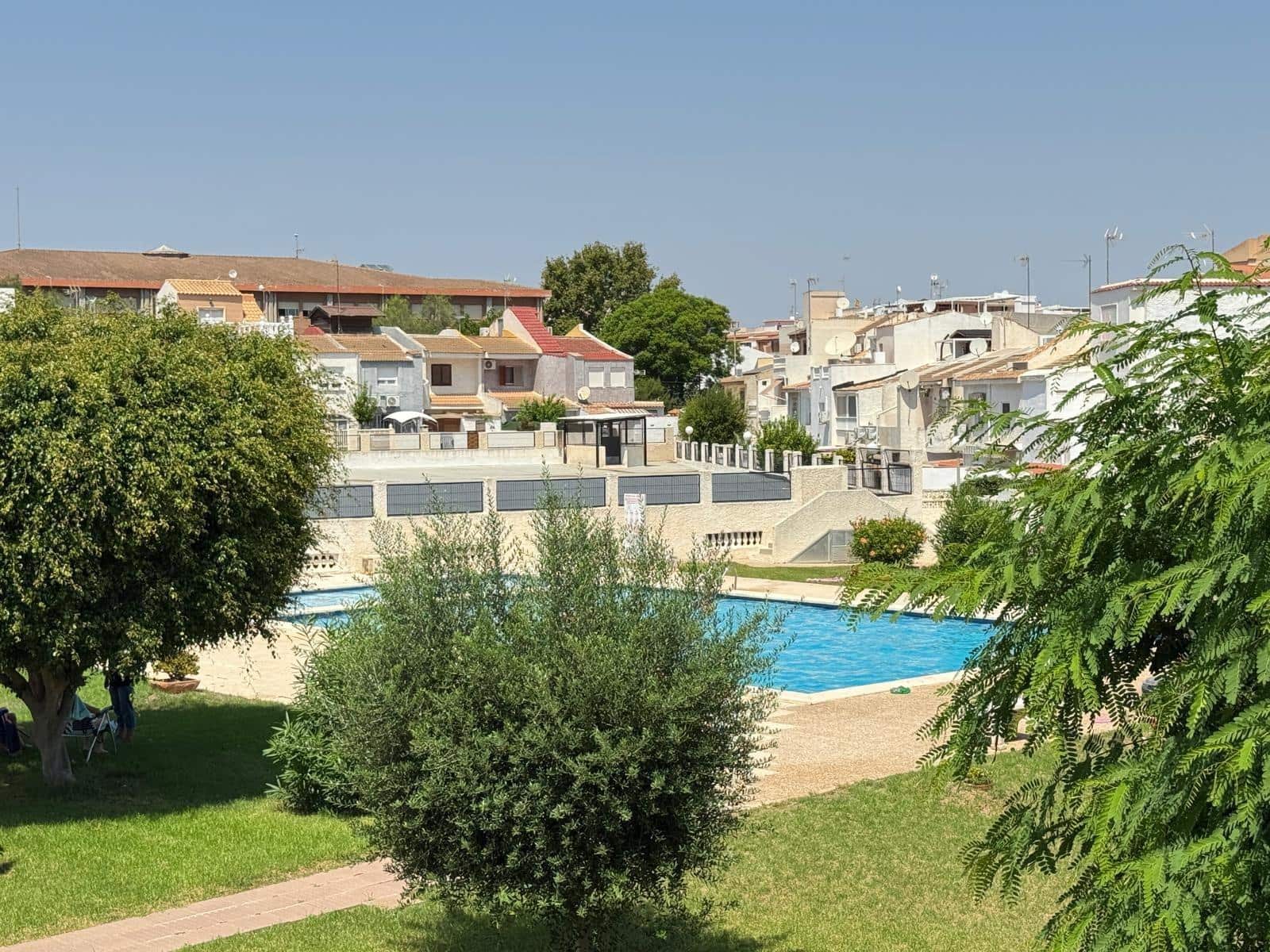 3 soverom Rekkehus til salgs i Torrevieja med svømmebasseng - € 249 900 (Ref: 9169511)