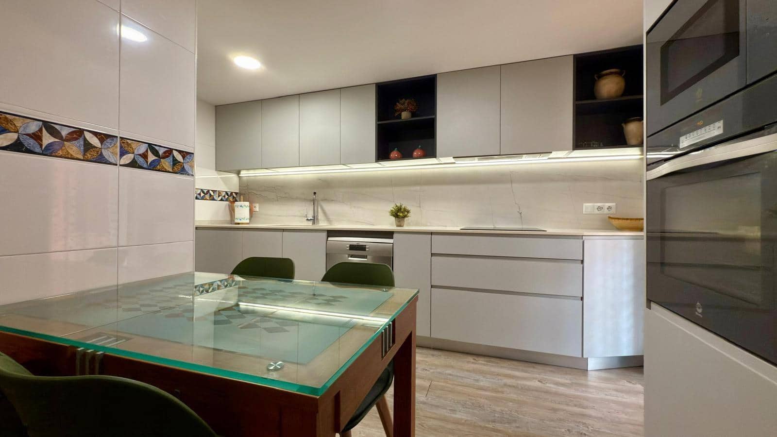 4 soveværelse Rækkehus til salg i Alicante by med swimmingpool garage - € 699.000 (Ref: 9170723)