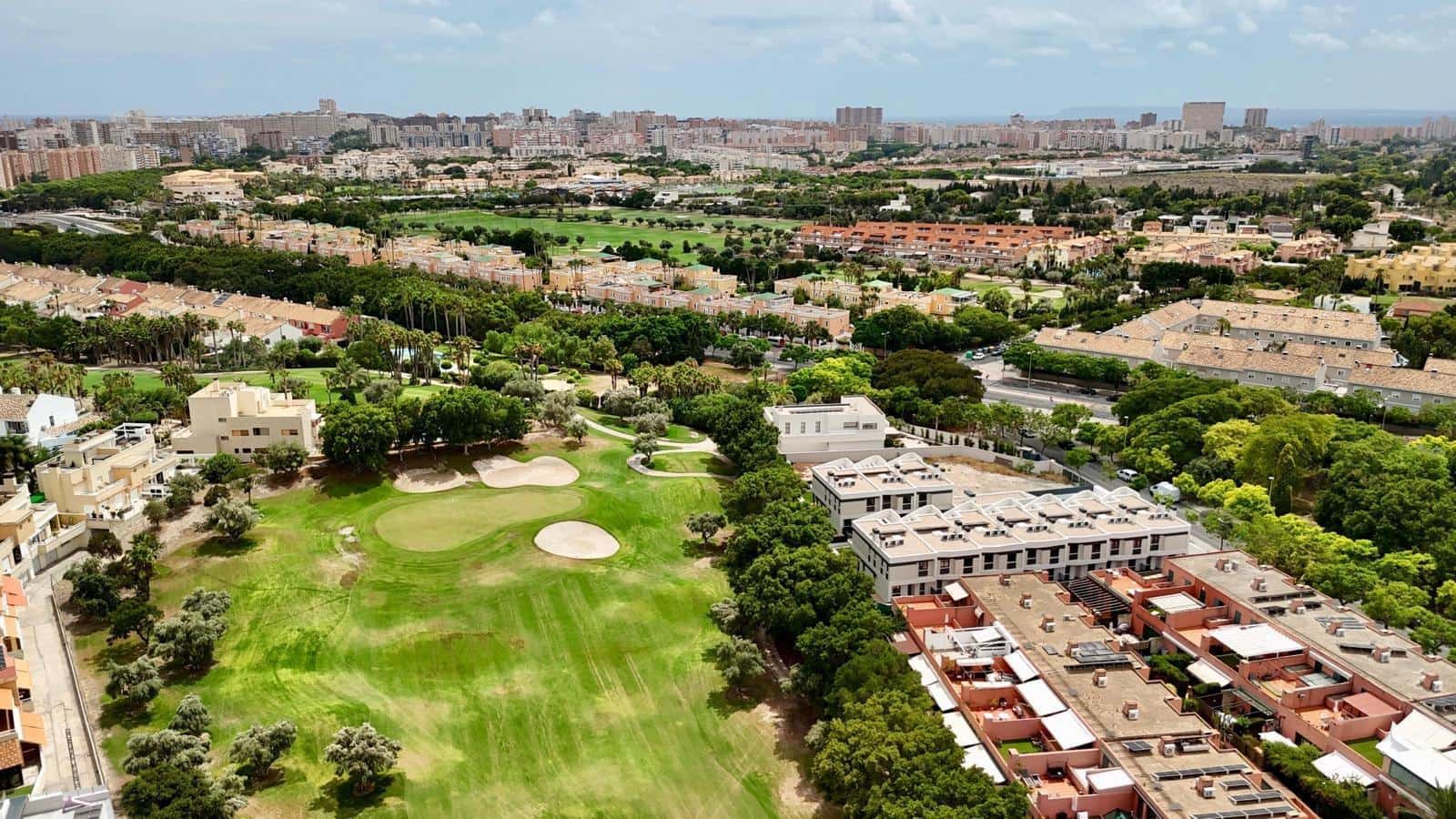 4 soveværelse Rækkehus til salg i Alicante by med swimmingpool garage - € 699.000 (Ref: 9170723)