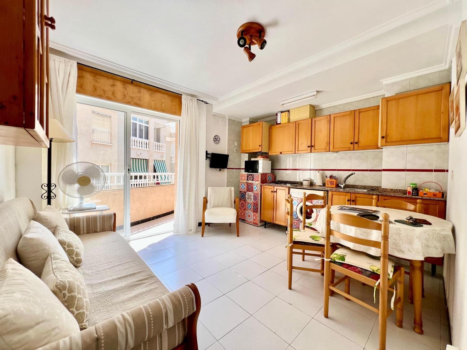 1 quarto Apartamento para venda em Torrevieja - 99 000 € (Ref: 9176437)