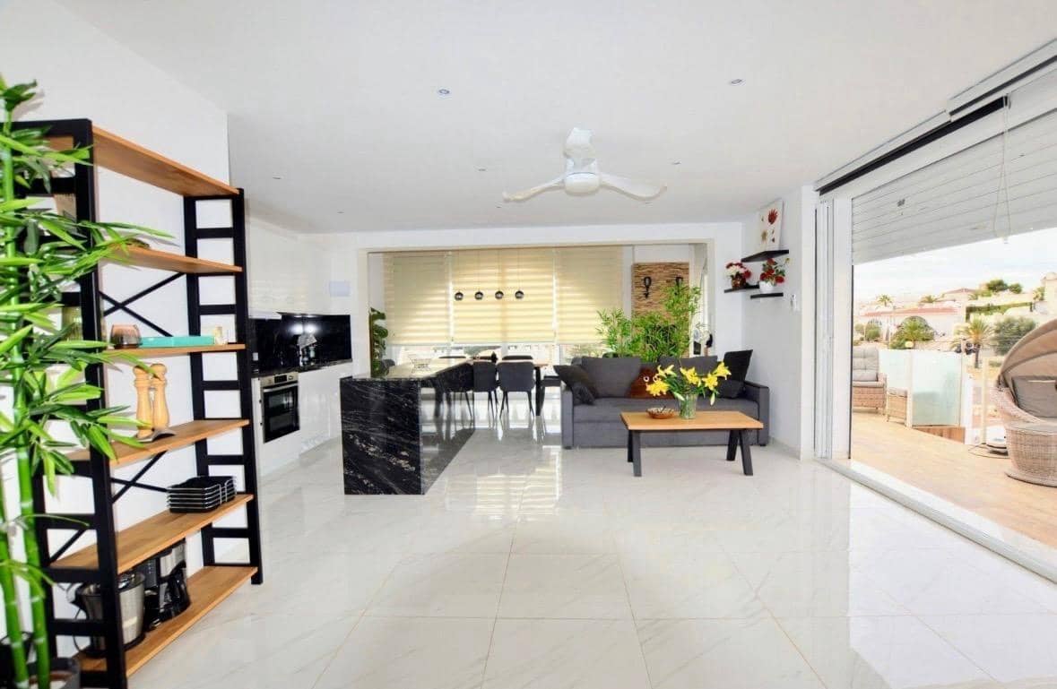 9 slaapkamer Villa te koop in Blue Lagoon met zwembad - € 458.900 (Ref: 9180950)