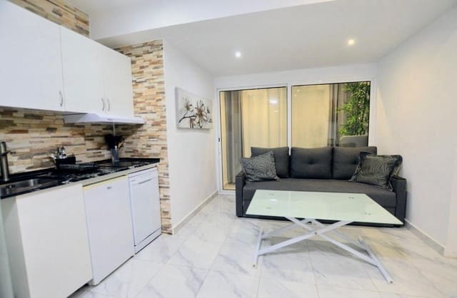 9 slaapkamer Villa te koop in Blue Lagoon met zwembad - € 458.900 (Ref: 9180950)