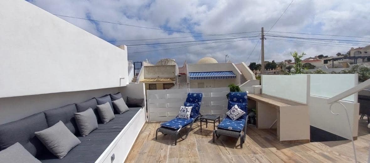 9 slaapkamer Villa te koop in Blue Lagoon met zwembad - € 458.900 (Ref: 9180950)