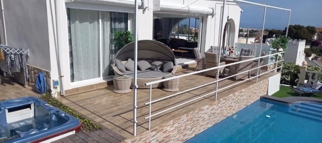 9 slaapkamer Villa te koop in Blue Lagoon met zwembad - € 458.900 (Ref: 9180950)