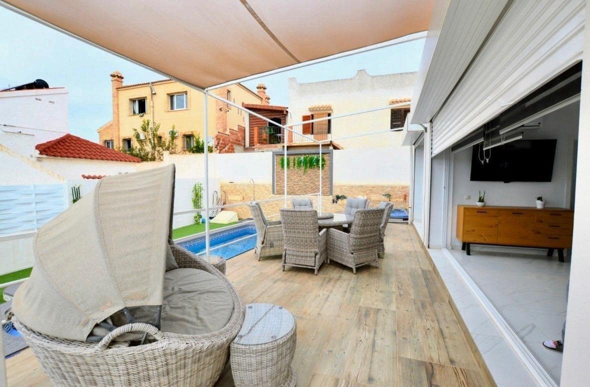 9 slaapkamer Villa te koop in Blue Lagoon met zwembad - € 458.900 (Ref: 9180950)