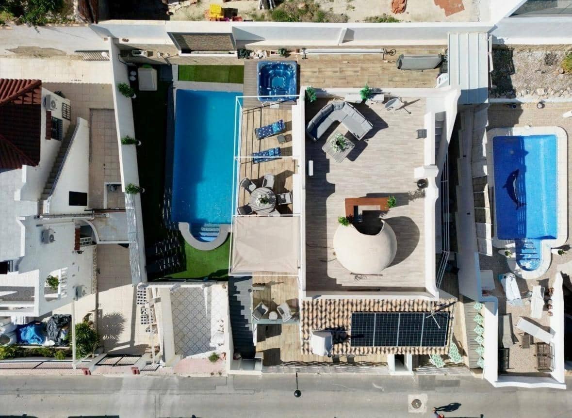 9 slaapkamer Villa te koop in Blue Lagoon met zwembad - € 458.900 (Ref: 9180950)