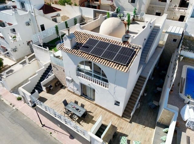 9 slaapkamer Villa te koop in Blue Lagoon met zwembad - € 458.900 (Ref: 9180950)