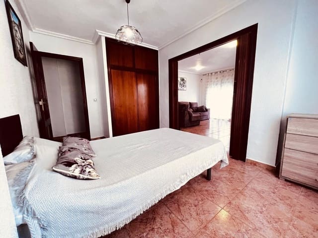 3 bedroom Flat for sale in Torrevieja - € 164,900 (Ref: 9183651)