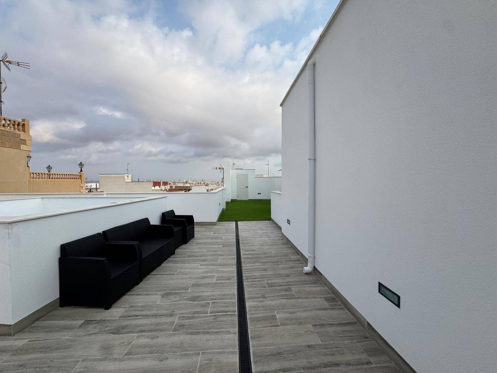 2 soveværelse Lejlighed til salg i Torrevieja - € 219.900 (Ref: 9185367)