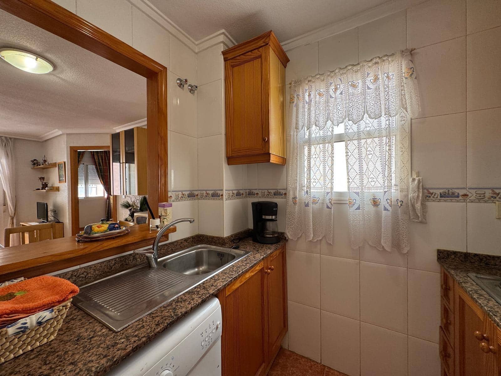 Apartamento de 2 habitaciones en Torrevieja en venta con piscina - 134.900 € (Ref: 9185369)