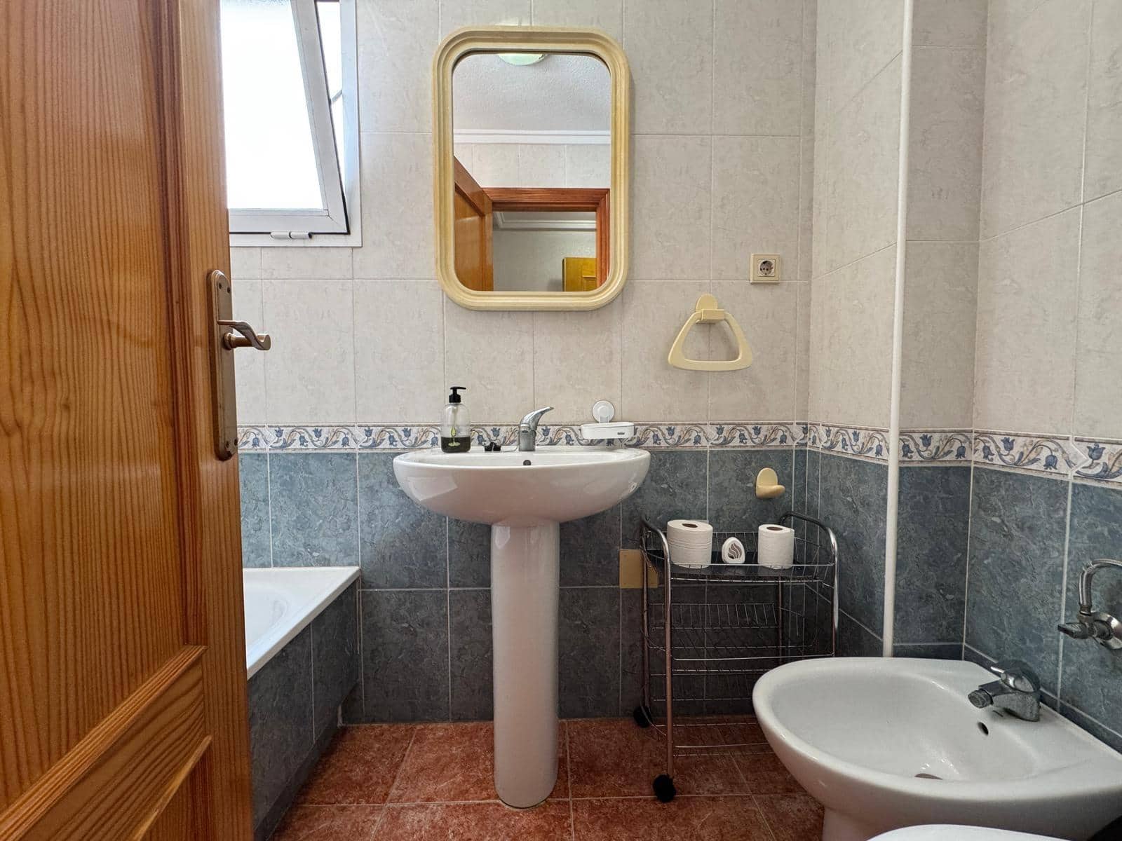 Apartamento de 2 habitaciones en Torrevieja en venta con piscina - 134.900 € (Ref: 9185369)