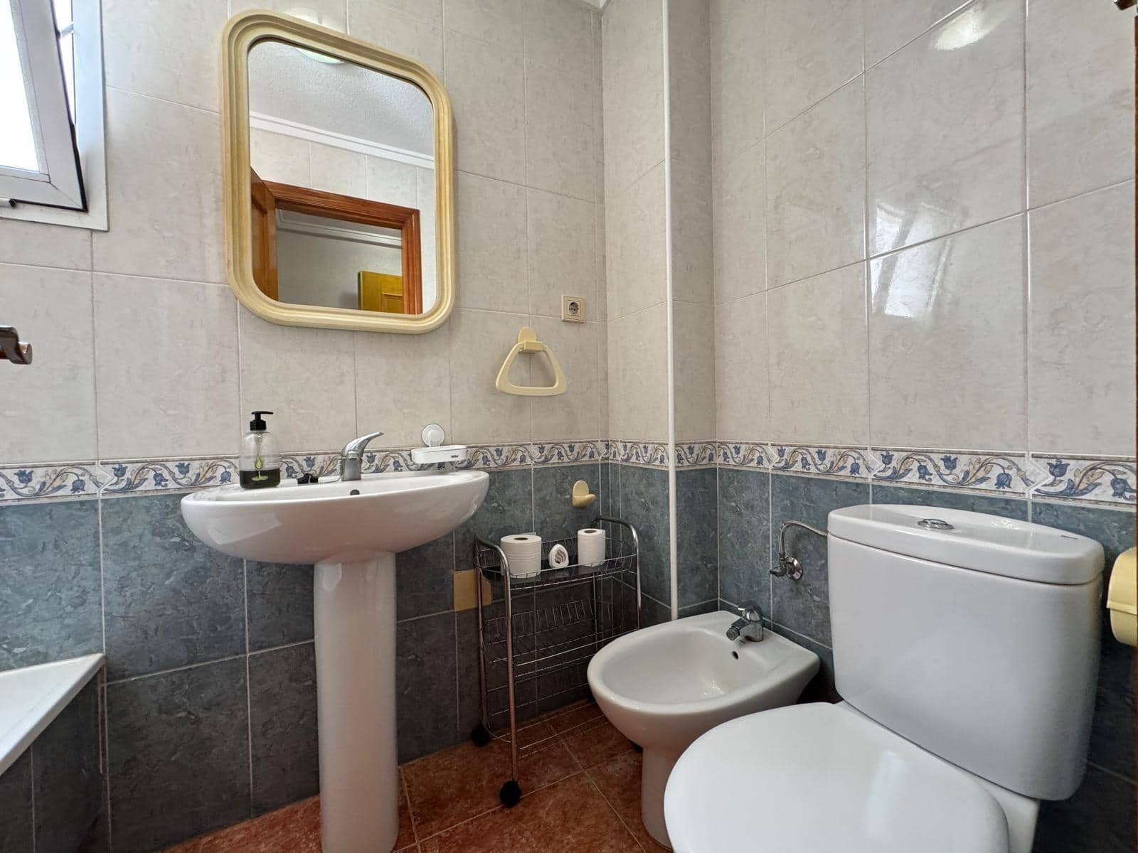 Apartamento de 2 habitaciones en Torrevieja en venta con piscina - 134.900 € (Ref: 9185369)