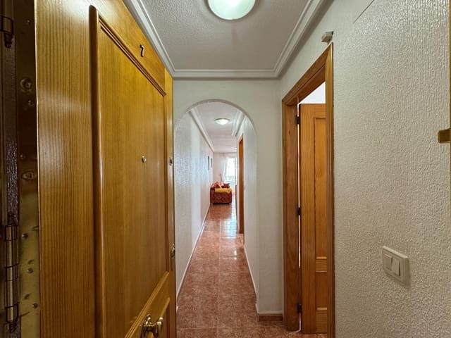 Apartamento de 2 habitaciones en Torrevieja en venta con piscina - 134.900 € (Ref: 9185369)