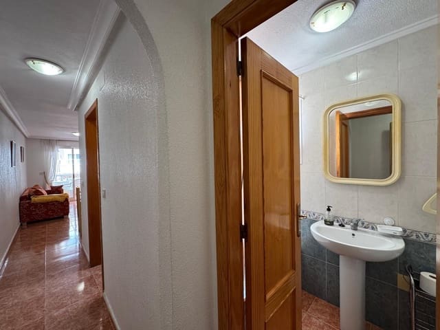 Apartamento de 2 habitaciones en Torrevieja en venta con piscina - 134.900 € (Ref: 9185369)