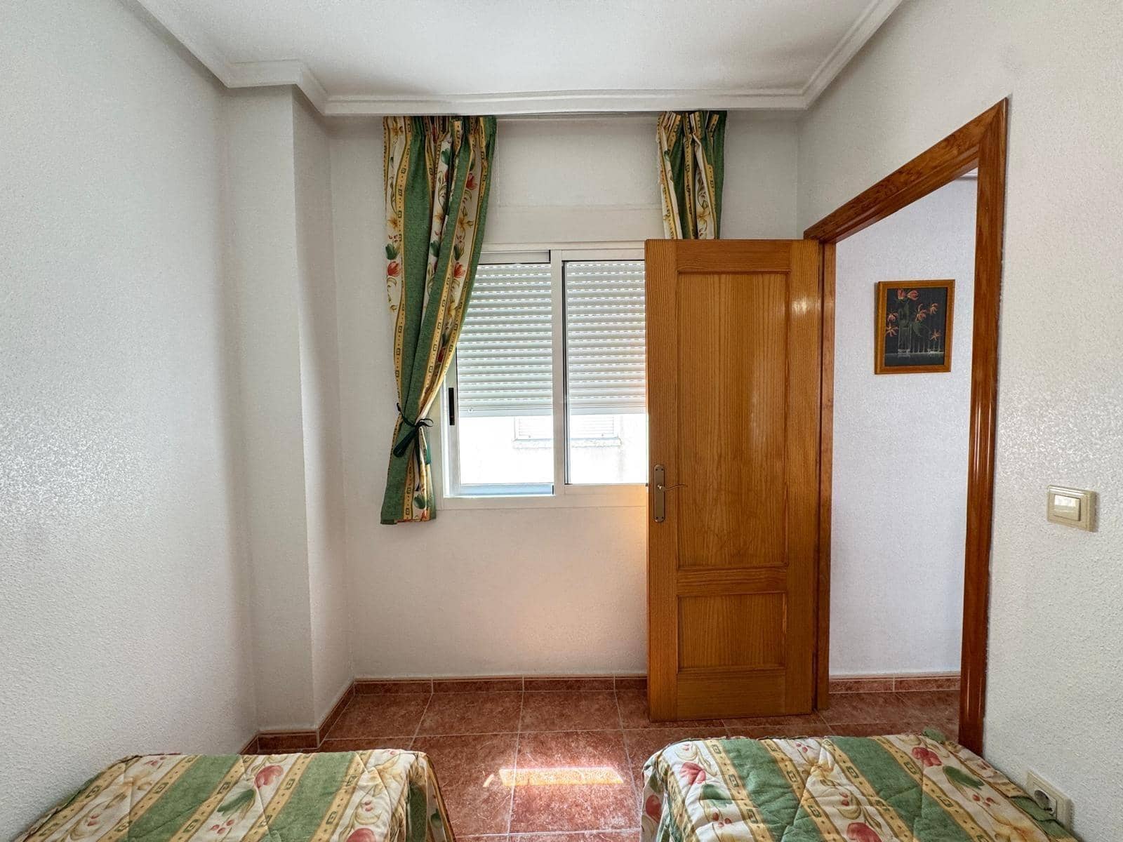 Apartamento de 2 habitaciones en Torrevieja en venta con piscina - 134.900 € (Ref: 9185369)