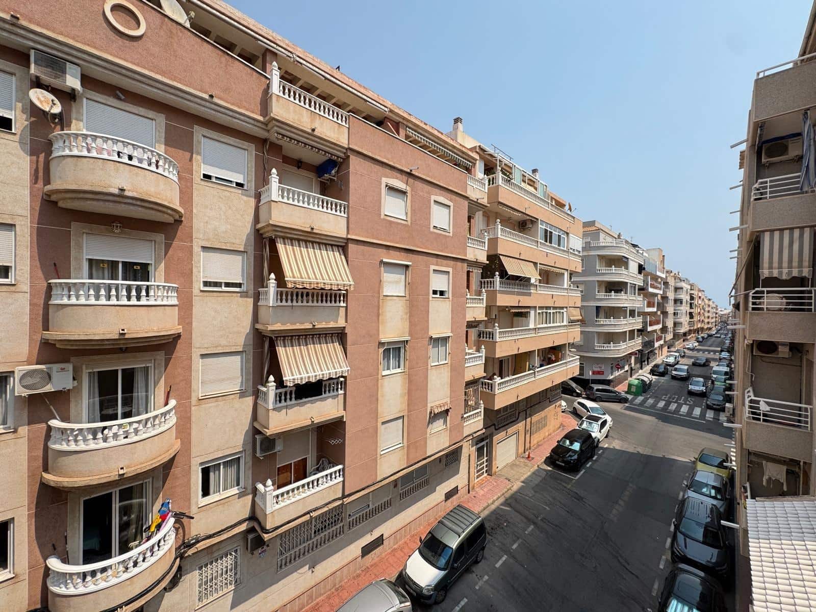 Apartamento de 2 habitaciones en Torrevieja en venta con piscina - 134.900 € (Ref: 9185369)