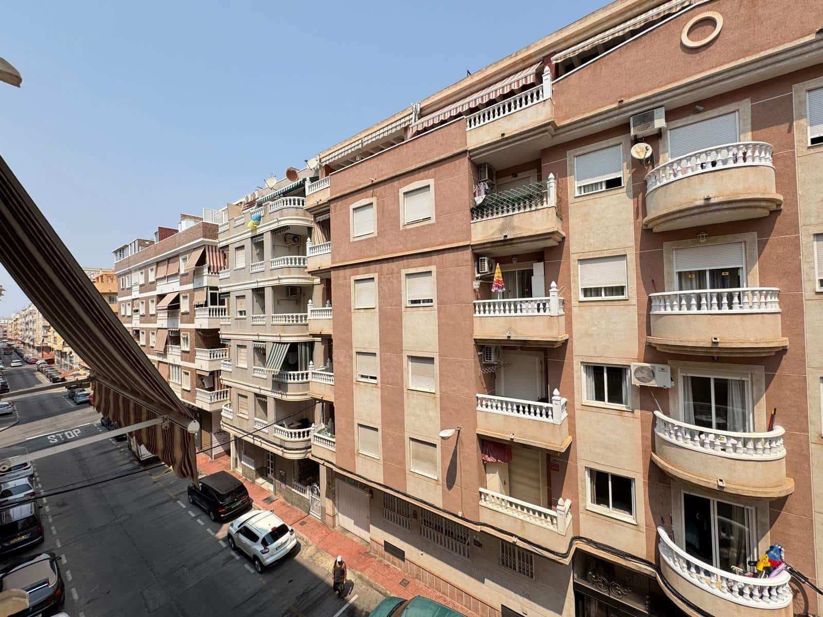 Apartamento de 2 habitaciones en Torrevieja en venta con piscina - 134.900 € (Ref: 9185369)