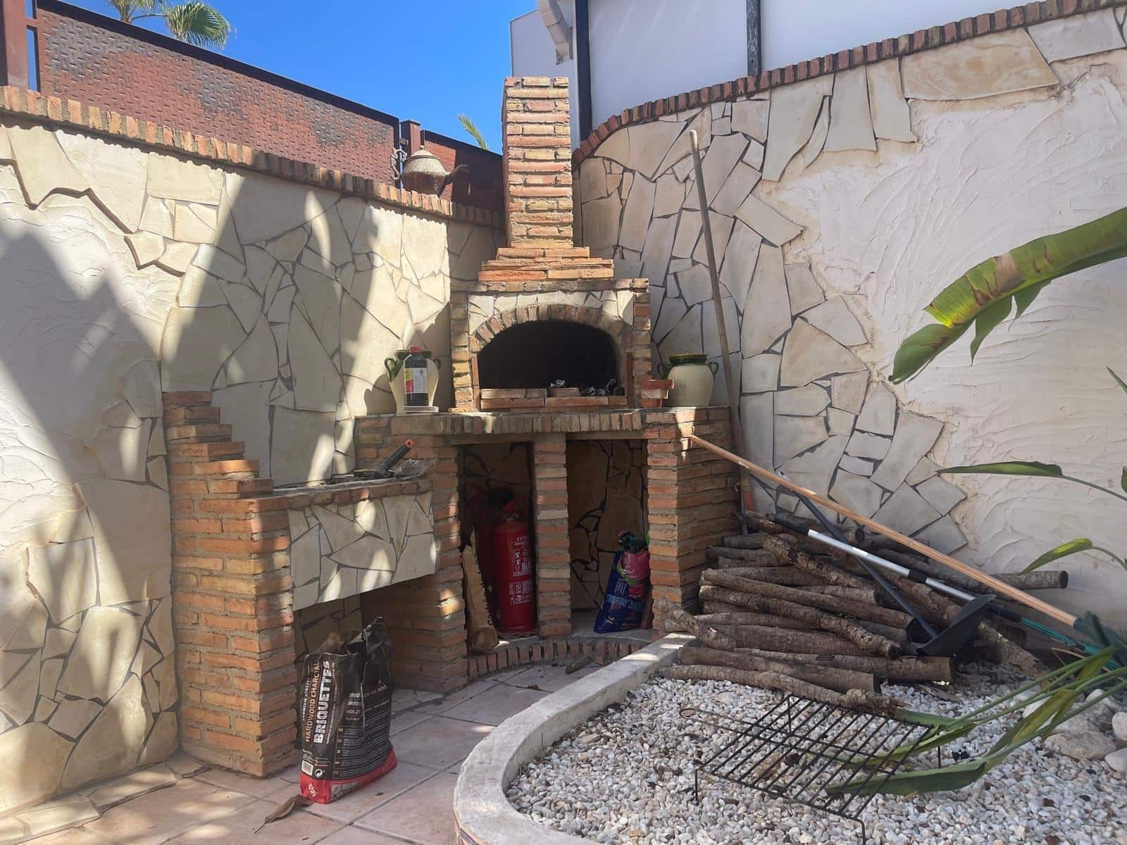 5 slaapkamer Halfvrijstaande villa te koop in La Mata met zwembad - € 670.000 (Ref: 9188417)