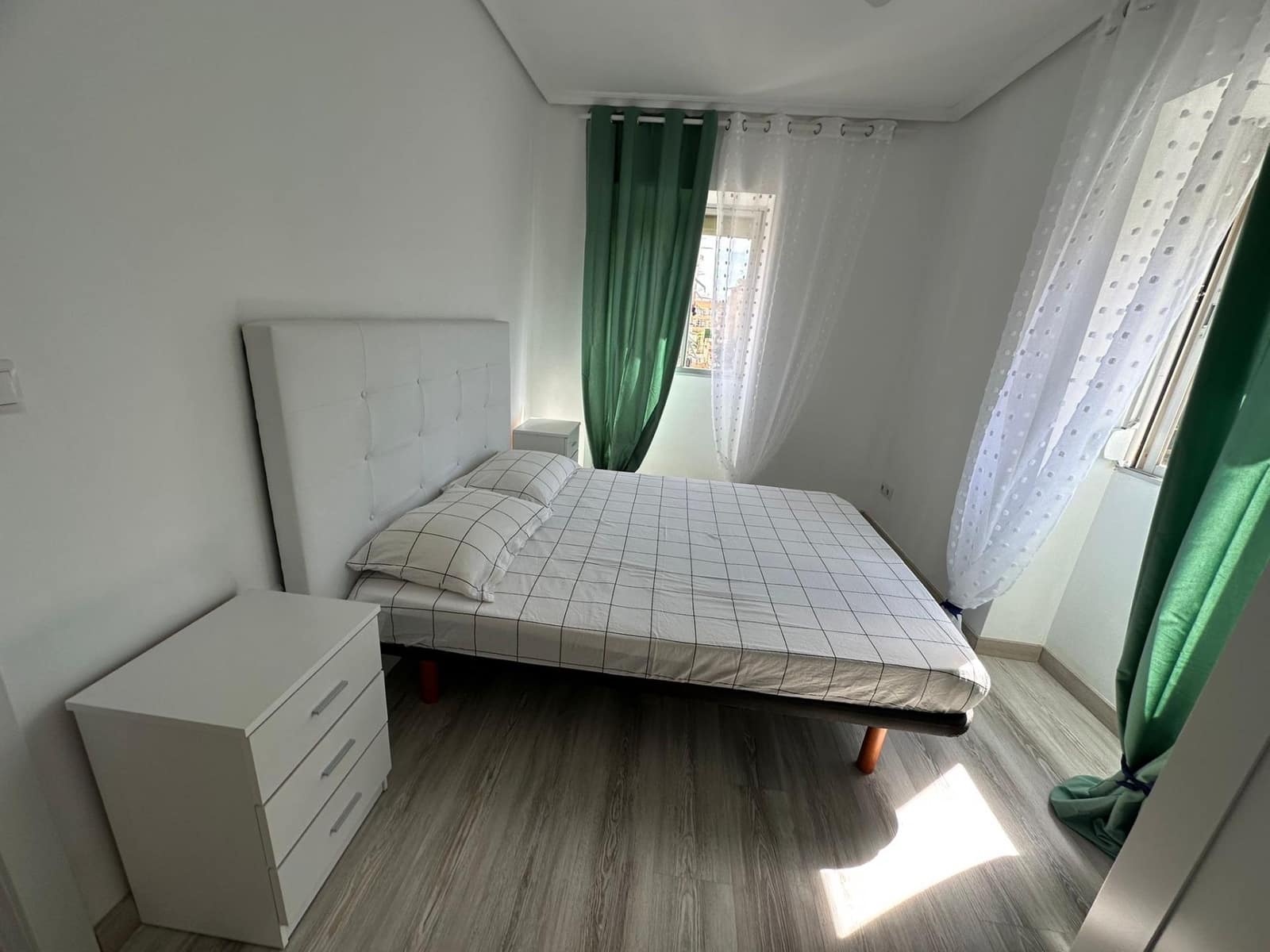 3 bedroom Flat for sale in Alicante / Alacant city - € 149,300 (Ref: 9202411)