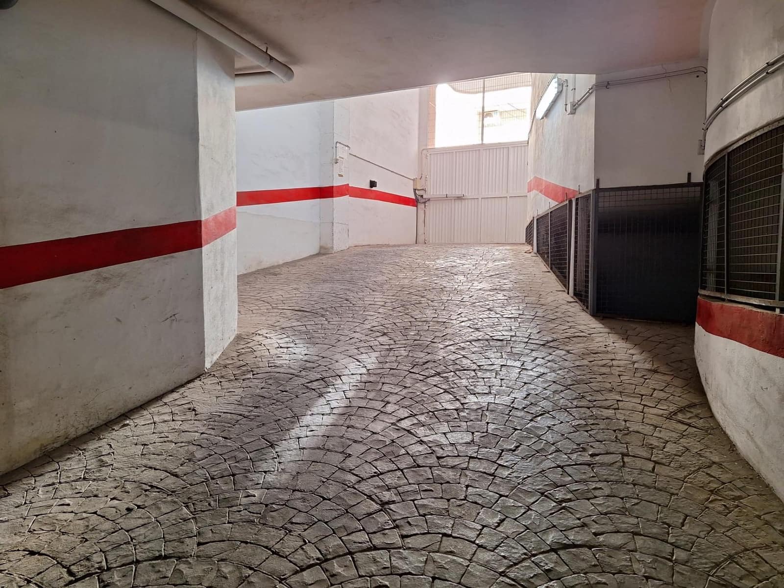 Garage till salu i Torrevieja - 15 900 € (Ref: 9206791)
