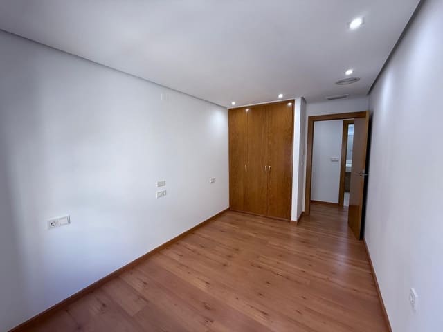 3 makuuhuone Huoneisto myytävänä paikassa Puerto Deportivo, Torrevieja mukana 
autotalli - 438 900 € (Ref: 9208280)