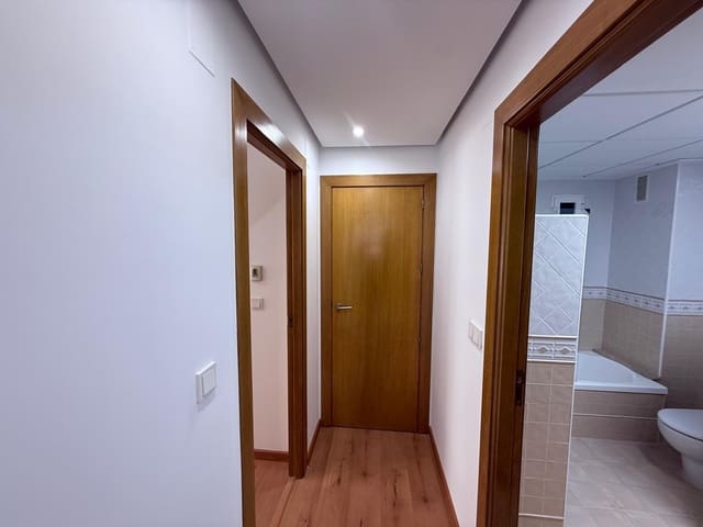 3 makuuhuone Huoneisto myytävänä paikassa Puerto Deportivo, Torrevieja mukana 
autotalli - 438 900 € (Ref: 9208280)