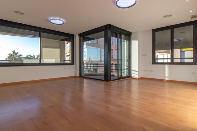 3 makuuhuone Huoneisto myytävänä paikassa Puerto Deportivo, Torrevieja mukana 
autotalli - 438 900 € (Ref: 9208280)