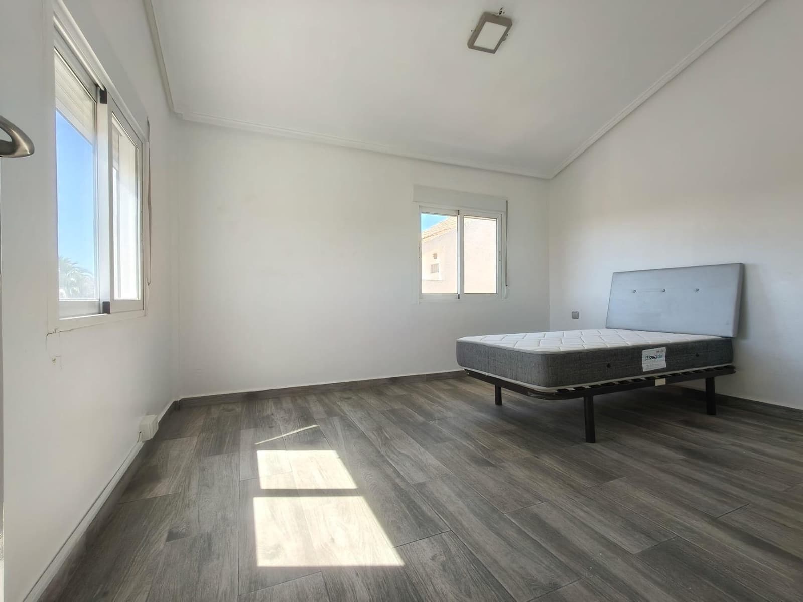 3 makuuhuone Huoneisto myytävänä paikassa Punta Prima mukana uima-altaan - 189 500 € (Ref: 9208284)