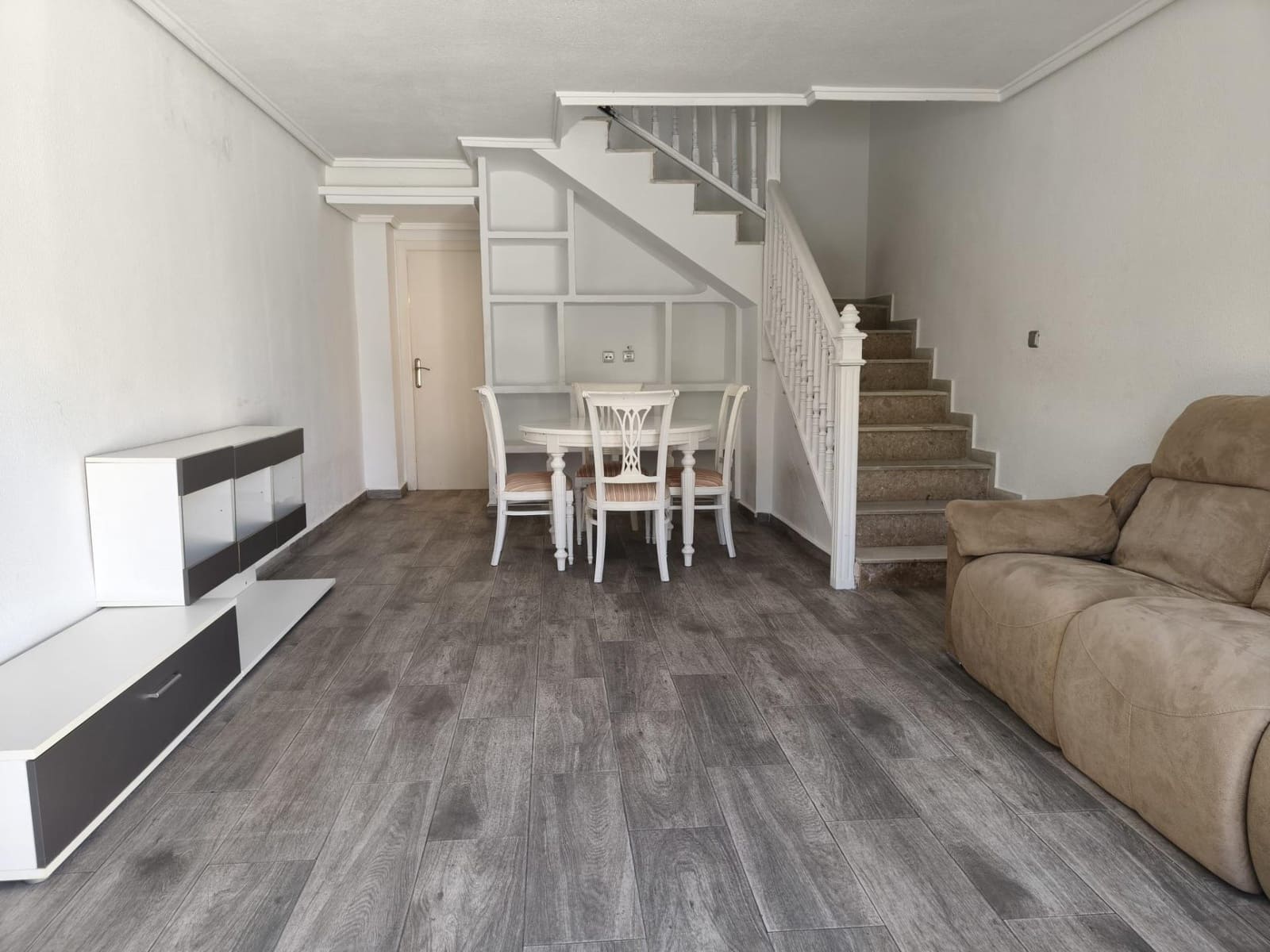 3 makuuhuone Huoneisto myytävänä paikassa Punta Prima mukana uima-altaan - 189 500 € (Ref: 9208284)