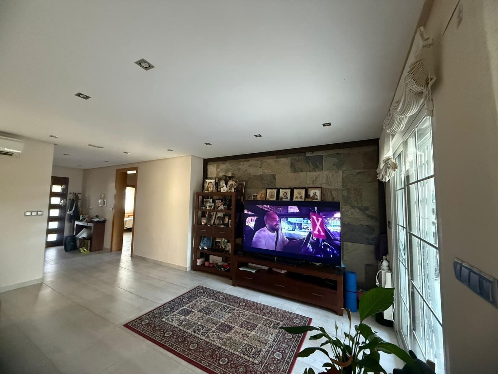 5 bedroom Villa for sale in Orihuela Costa with pool - € 739,900 (Ref: 9208285)