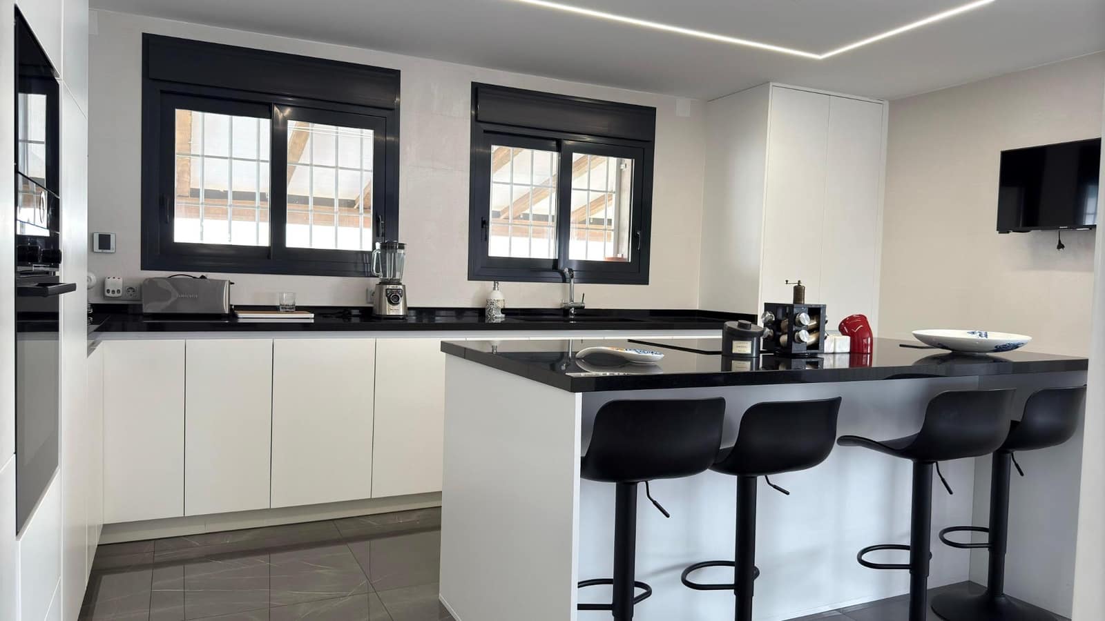 5 soveværelse Villa til salg i San Juan de Alicante / Sant Joan d'Alacant med swimmingpool garage - € 1.365.000 (Ref: 9215027)