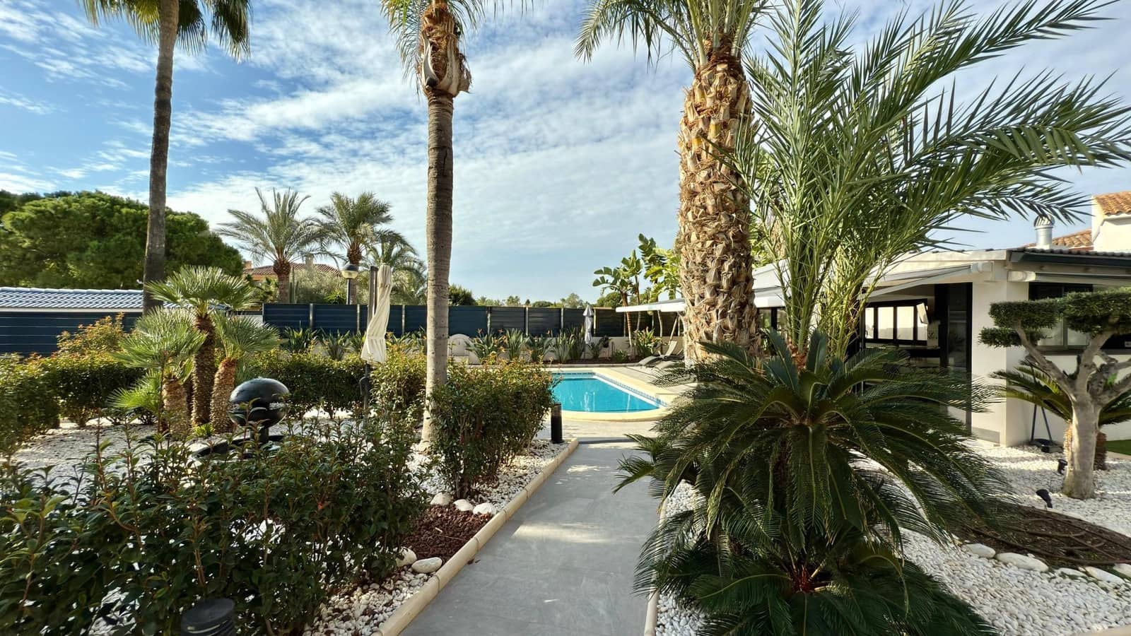 5 bedroom Villa for sale in San Juan de Alicante / Sant Joan d'Alacant with pool garage - € 1,365,000 (Ref: 9215027)