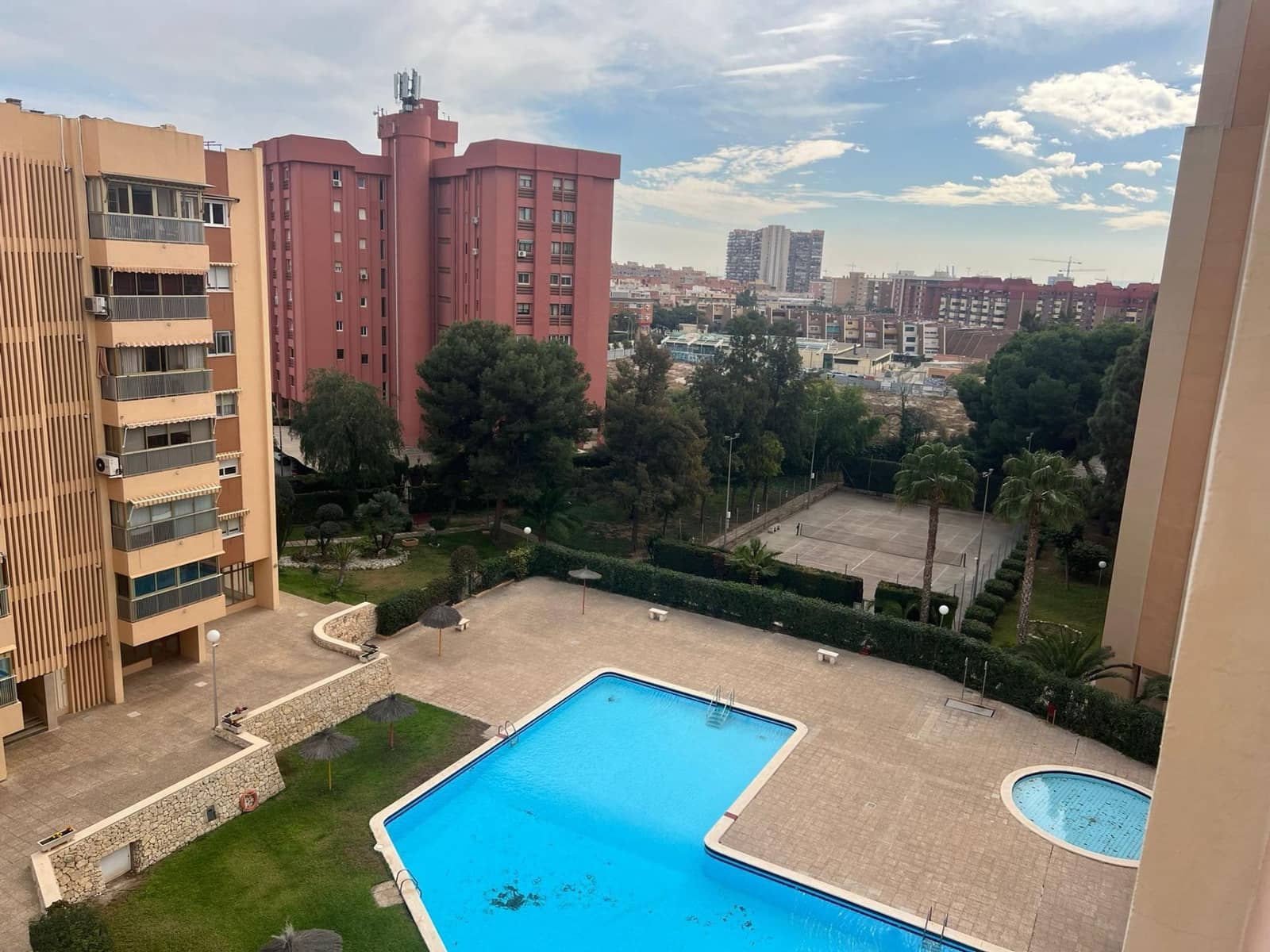 4 soveværelse Lejlighed til salg i Alicante by med swimmingpool garage - € 385.000 (Ref: 9217359)
