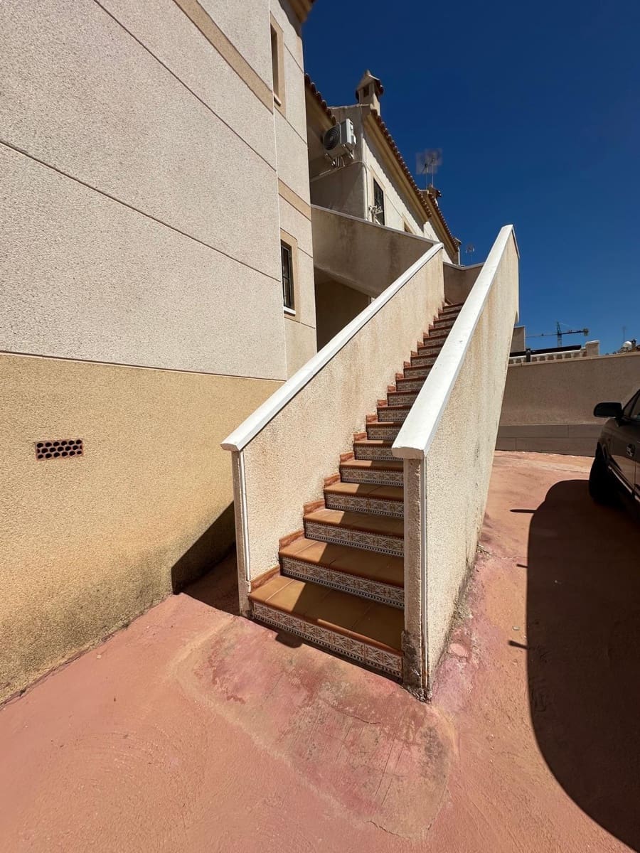 Bungalow de 2 habitaciones en Torrevieja en venta - 128.000 € (Ref: 9228487)