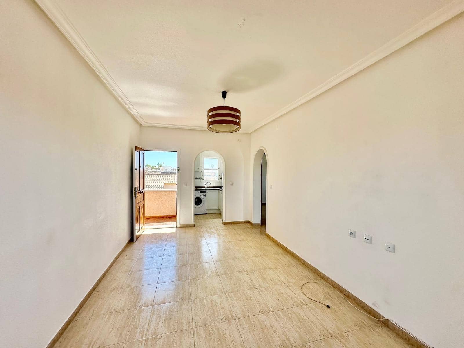 Bungalow de 2 habitaciones en Torrevieja en venta - 128.000 € (Ref: 9228487)