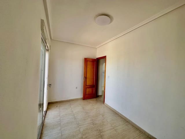 Bungalow de 2 habitaciones en Torrevieja en venta - 128.000 € (Ref: 9228487)