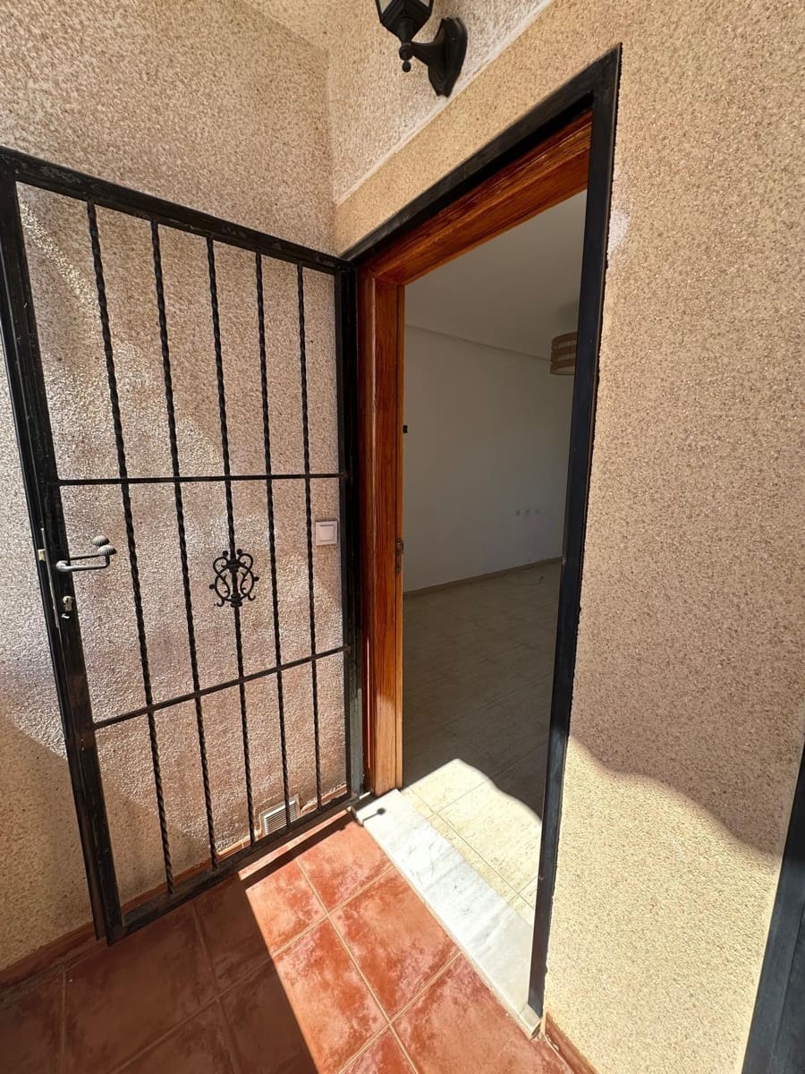 Bungalow de 2 habitaciones en Torrevieja en venta - 128.000 € (Ref: 9228487)