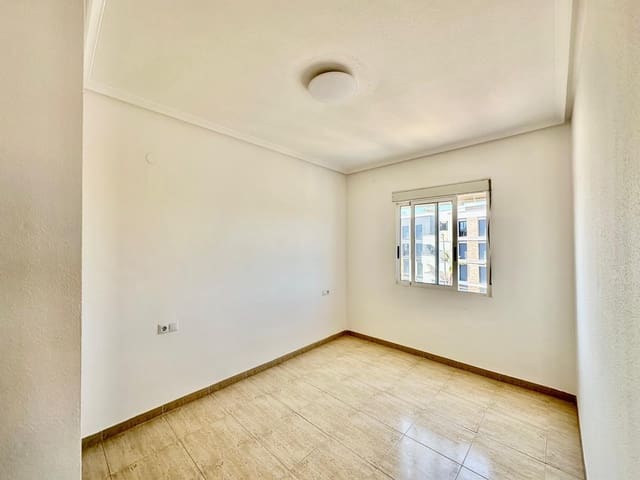 Bungalow de 2 habitaciones en Torrevieja en venta - 128.000 € (Ref: 9228487)