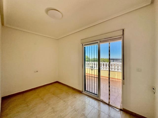 Bungalow de 2 habitaciones en Torrevieja en venta - 128.000 € (Ref: 9228487)